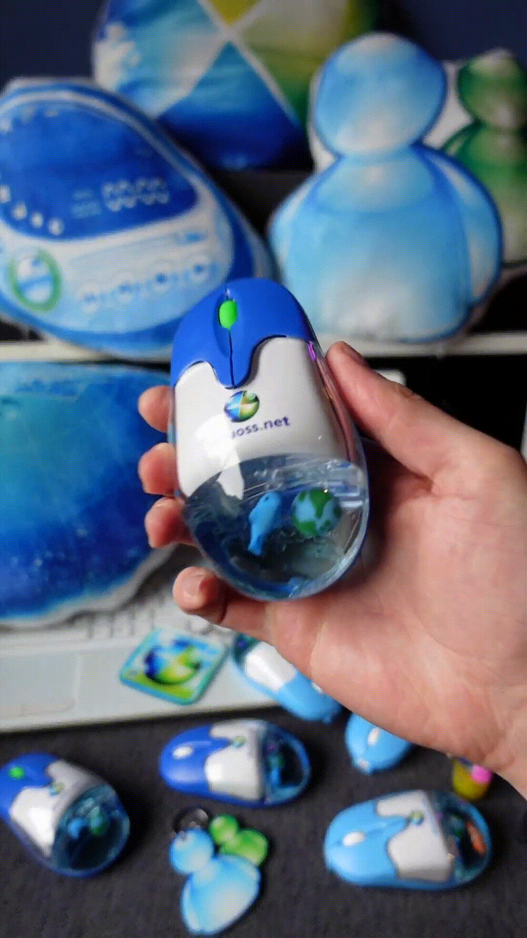 Aqua mouse [v2]